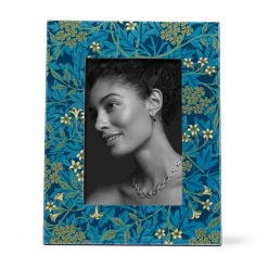 The Met Store William Morris Jasmine Rectangular Frame